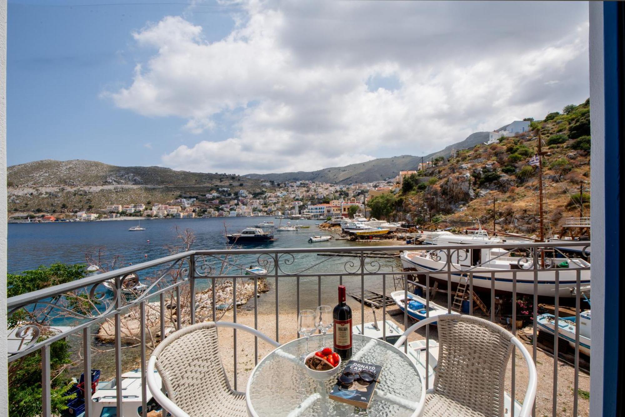 Porto Harani Seaside Apartments Sými Buitenkant foto